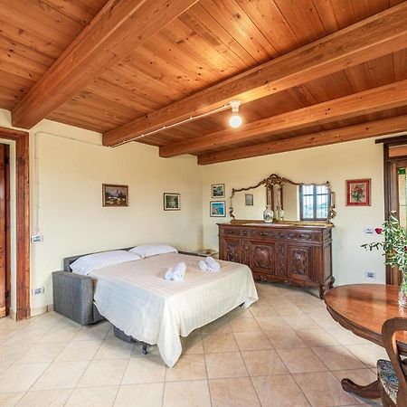 Villa Bricco Paglieri, Entire Villa Альба Экстерьер фото
