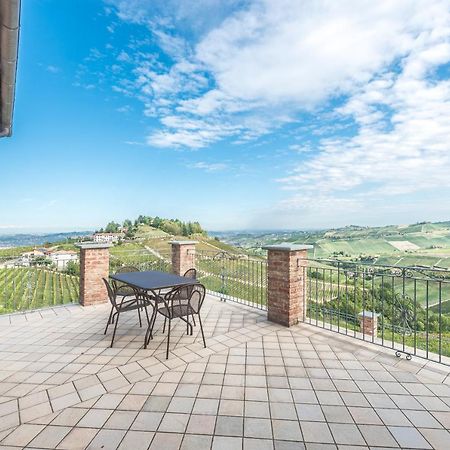 Villa Bricco Paglieri, Entire Villa Альба Экстерьер фото