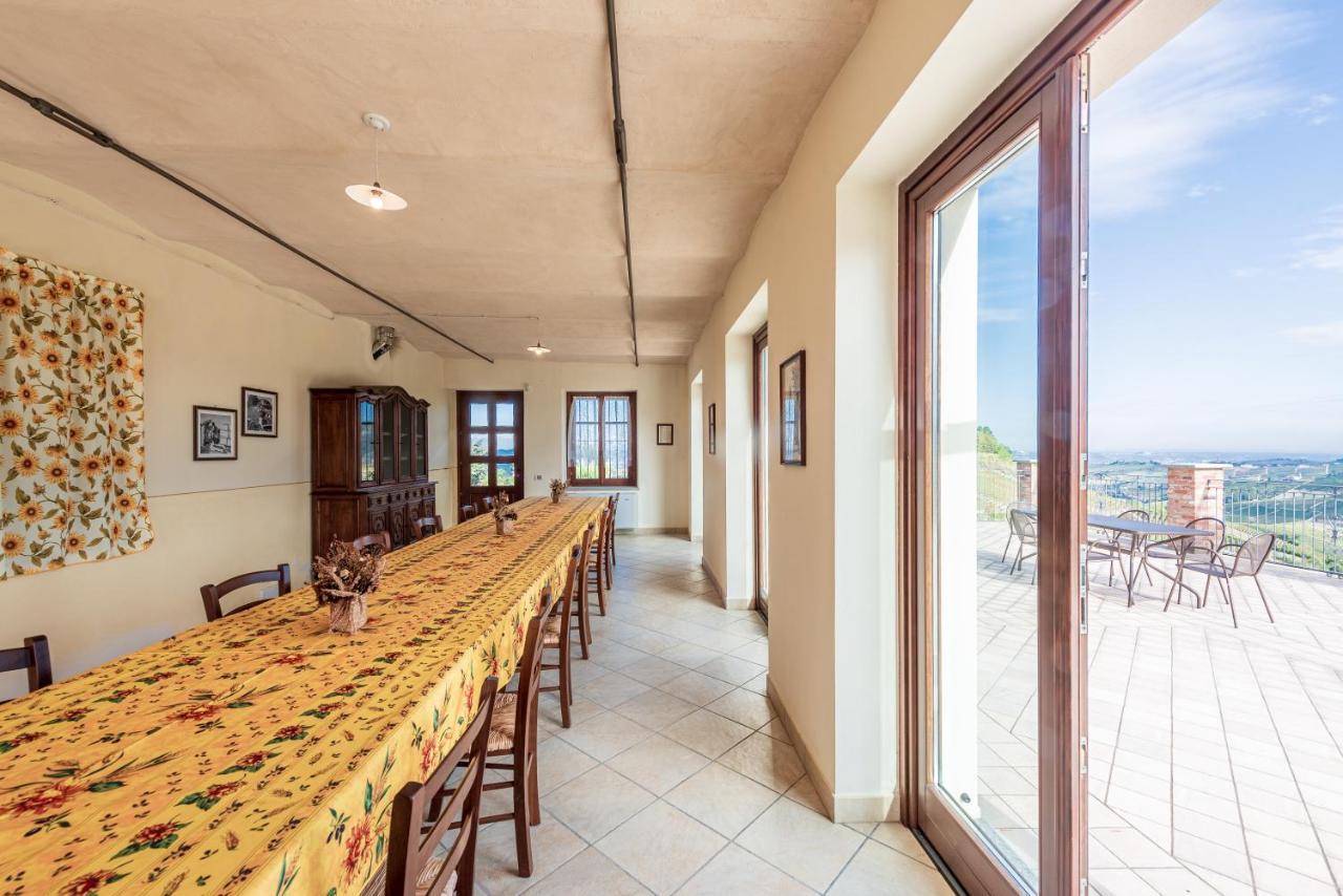 Villa Bricco Paglieri, Entire Villa Альба Экстерьер фото