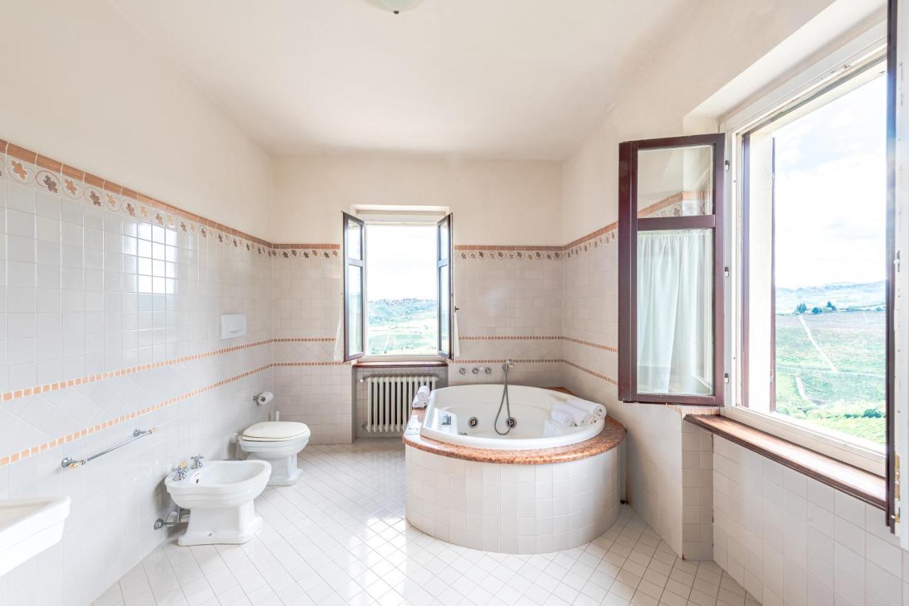 Villa Bricco Paglieri, Entire Villa Альба Экстерьер фото