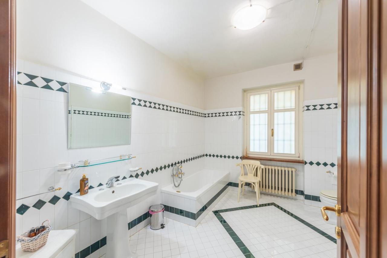 Villa Bricco Paglieri, Entire Villa Альба Экстерьер фото