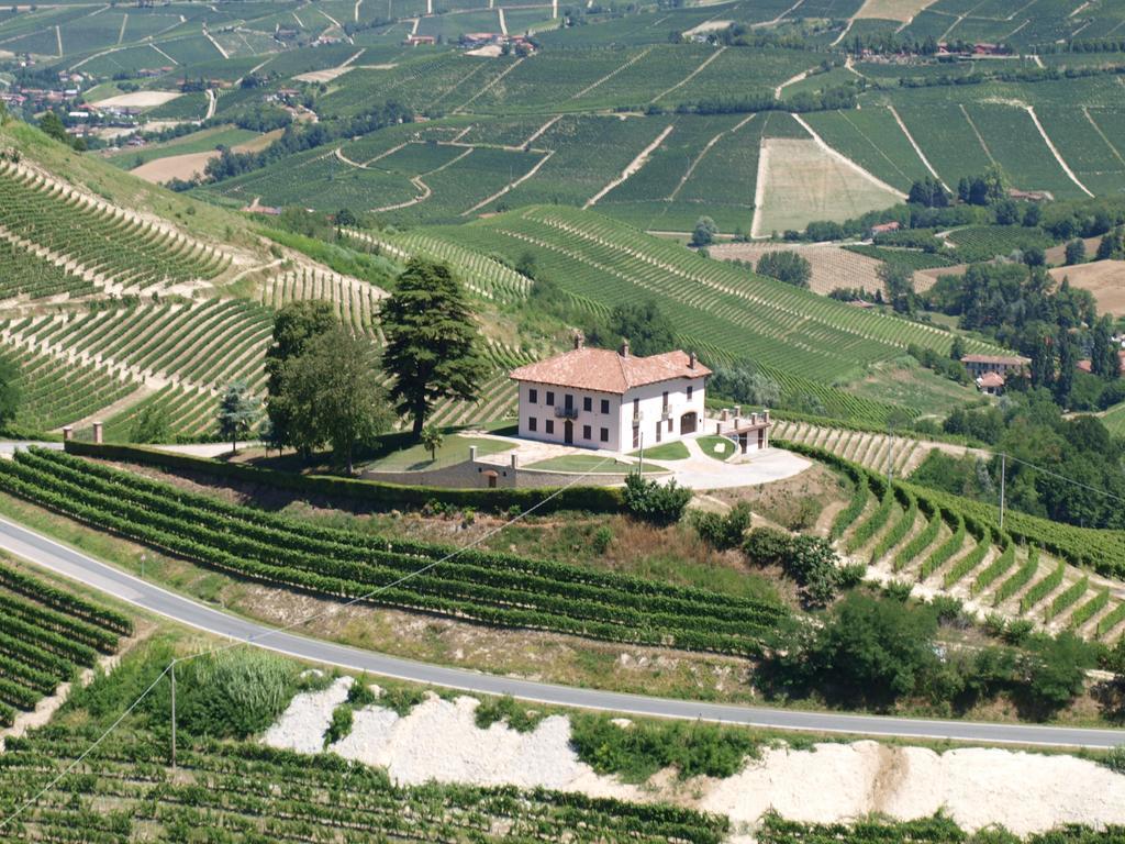 Villa Bricco Paglieri, Entire Villa Альба Экстерьер фото